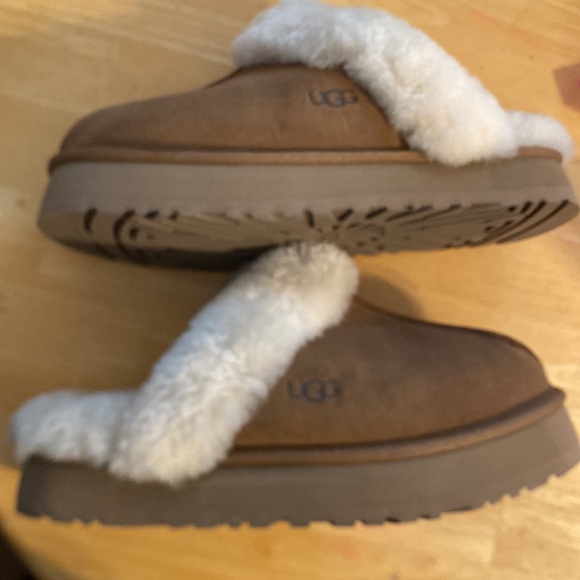UGG Disquette Slipper - Picture 9 of 11